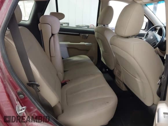 ✅ 2012 Hyundai Santa Fe GLS • VIN: 5XYZGDAG4CG135583 • Lot: 41305409. Listed on IAAI with 155,944 mi. Free auction sales archive from the USA and detailed vehicle history report at DreamBid. Image 8.