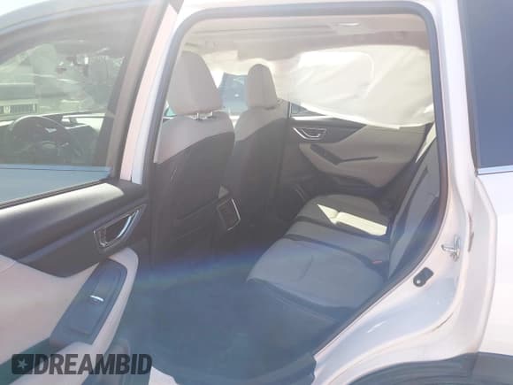 ✅ 2021 Subaru Forester Limited • VIN: JF2SKAUC7MH547515 • Lot: 43350114. Wystawiony na IAAI z przebiegiem 31 749 mil. Bezpłatny archiwum sprzedaży aukcyjnych z USA i szczegółowy raport historii pojazdu na DreamBid. Zdjęcie 8.