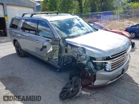 ✅ 2024 Chevrolet Suburban High Country • VIN: 1GNSKGKL2RR287456 • Lot: 43437134. Wystawiony na IAAI z przebiegiem 29 046 mil. Bezpłatny archiwum sprzedaży aukcyjnych z USA i szczegółowy raport historii pojazdu na DreamBid. Zdjęcie 6.