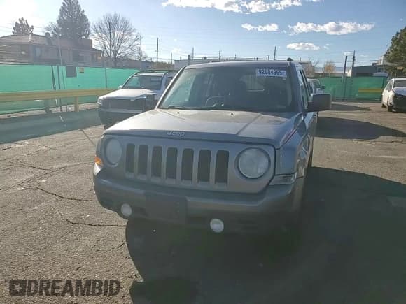 ✅ 2013 Jeep Patriot Sport • VIN: 1C4NJRBB0DD158309 • Lot: 92684965. Listed on Copart with 139,740 mi. Free auction sales archive from the USA and detailed vehicle history report at DreamBid. Image 13.