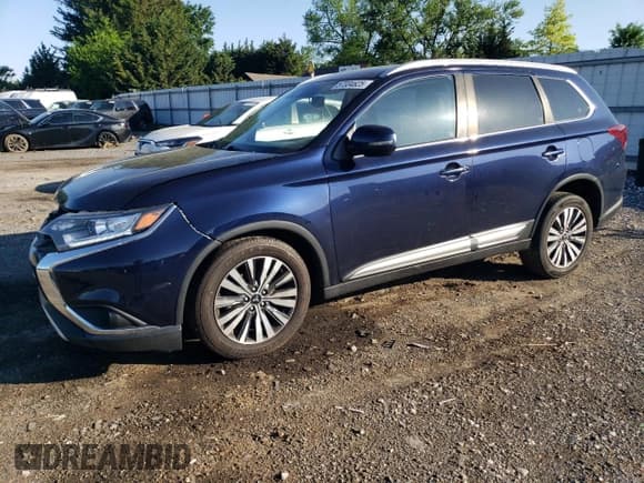 ✅ 2020 Mitsubishi Outlander SE • VIN: JA4AD3A33LZ042935 • Lot: 57334625. Listed on Copart with 89,231 mi. Free auction sales archive from the USA and detailed vehicle history report at DreamBid. Image 1.