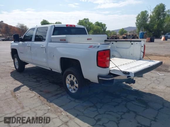 ✅ 2016 Chevrolet Silverado 2500HD LT • VIN: 1GC1KVE84GF176454 • Lot: 43224807. Listed on IAAI with 151,483 mi. Free auction sales archive from the USA and detailed vehicle history report at DreamBid. Image 3.