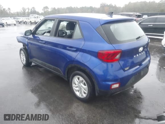 ✅ 2022 Hyundai Venue SE • VIN: KMHRB8A35NU133633 • Lot: 43534650. Listed on IAAI with 49,761 mi. Free auction sales archive from the USA and detailed vehicle history report at DreamBid. Image 3.
