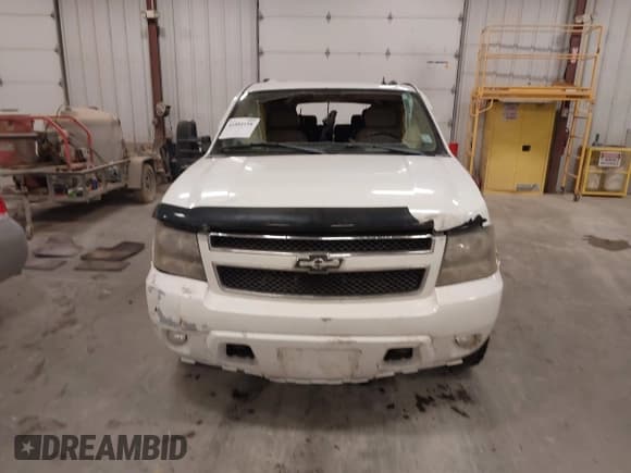 ✅ 2007 Chevrolet Suburban Commercial • VIN: 3GNGK26K97G294704 • Lot: 41884158. Wystawiony na IAAI z przebiegiem 187 857 mil. Bezpłatny archiwum sprzedaży aukcyjnych z USA i szczegółowy raport historii pojazdu na DreamBid. Zdjęcie 12.