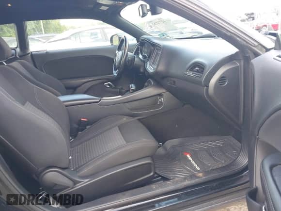 2019 Dodge Challenger SXT с VIN 2C3CDZGG9KH690438, выставлен на аукционе IAAI как лот 42722262 с пробегом 63 244 миль миль и . История ставок и продаж доступна на DreamBid. Изображение 5.