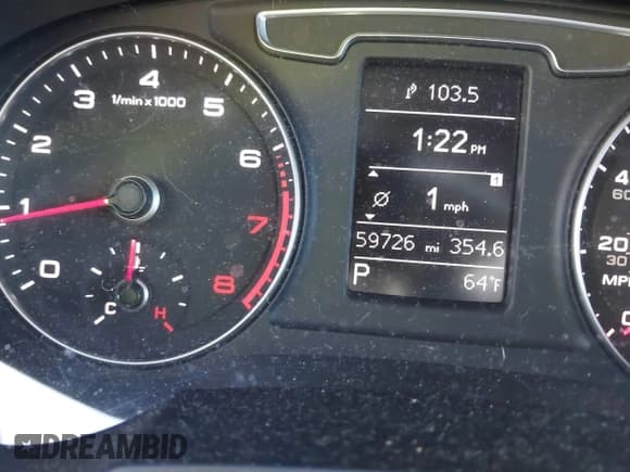 ✅ 2018 Audi Q3 Premium • VIN: WA1ECCFS7JR002472 • Lot: 43434394. Wystawiony na IAAI z przebiegiem 59 726 mil. Bezpłatny archiwum sprzedaży aukcyjnych z USA i szczegółowy raport historii pojazdu na DreamBid. Zdjęcie 15.