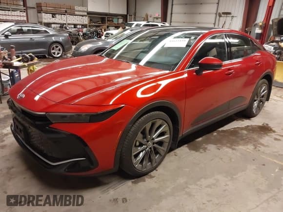 ✅ 2024 Toyota Crown XLE • VIN: JTDAAAAF2R3021468 • Lot: 41622159. Wystawiony na IAAI z przebiegiem 6 120 mil. Bezpłatny archiwum sprzedaży aukcyjnych z USA i szczegółowy raport historii pojazdu na DreamBid. Zdjęcie 2.