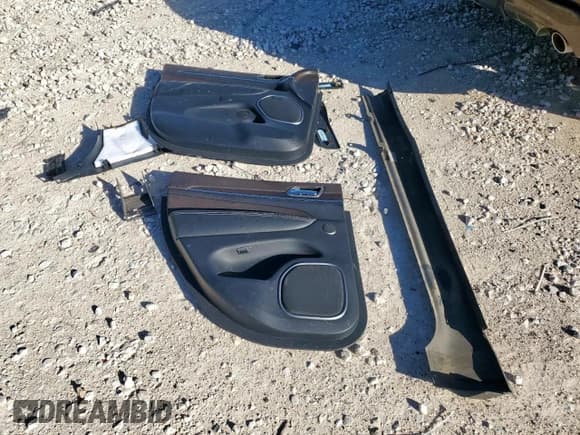 ✅ 2017 Jeep Grand Cherokee Overland • VIN: 1C4RJECGXHC923543 • Лот: 85209175. Опубликован ранее на Copart с пробегом 56 610 миль. Бесплатный доступ к архиву аукционных продаж из США и подробный отчёт об истории автомобиля на DreamBid. Изображение 13.