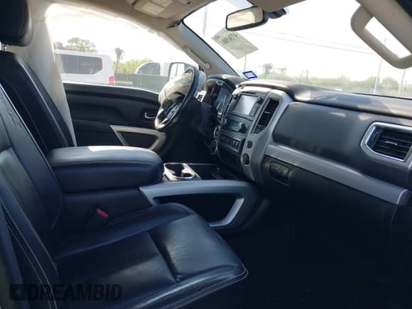 ✅ 2018 Nissan Titan Pro-4X • VIN: 1N6AA1E51JN551695 • Lot: 43365881. Listed on IAAI with 114,790 mi. Free auction sales archive from the USA and detailed vehicle history report at DreamBid. Image 5.