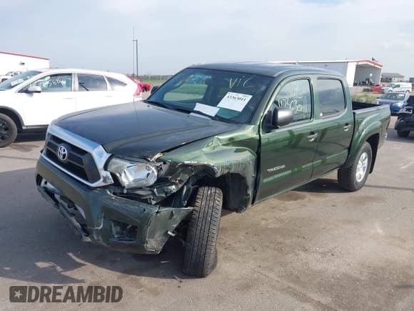 ✅ 2012 Toyota Tacoma • VIN: 3TMLU4EN8CM102502 • Lot: 43363011. Listed on IAAI with 255,969 mi. Free auction sales archive from the USA and detailed vehicle history report at DreamBid. Image 17.