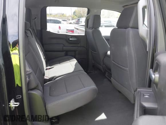 ✅ 2019 Chevrolet Silverado 1500 LT • VIN: 3GCPYDEK3KG127008 • Lot: 43543814. Listed on IAAI with 141,974 mi. Free auction sales archive from the USA and detailed vehicle history report at DreamBid. Image 8.