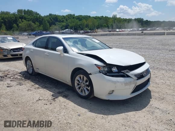 ✅ 2014 Lexus ES 300h • VIN: JTHBW1GG8E2040725 • Lot: 42951070. Listed on IAAI with 217,883 mi. Free auction sales archive from the USA and detailed vehicle history report at DreamBid. Image 1.