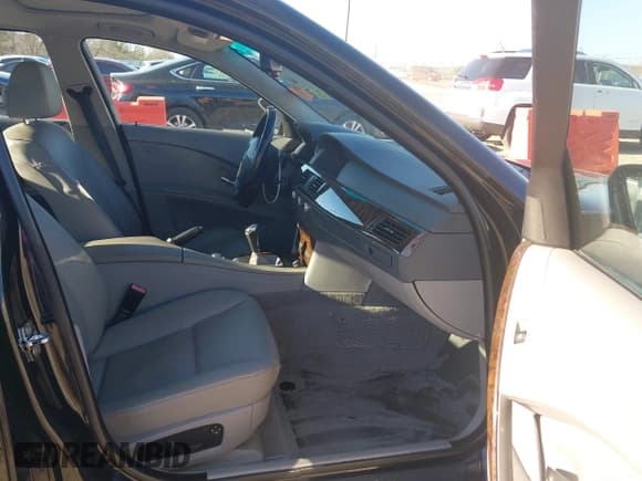 ✅ 2005 BMW 5 Series 545i • VIN: WBANB33515B089725 • Lot: 41504335. Listed on IAAI with 117,657 mi. Free auction sales archive from the USA and detailed vehicle history report at DreamBid. Image 5.