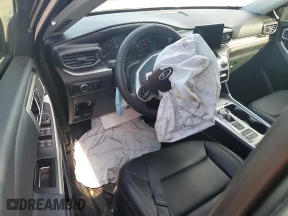 ✅ 2024 Ford Explorer XLT • VIN: 1FMSK7DH0RGA62669 • Lot: 51275245. Listed on Copart with 7,790 mi. Free auction sales archive from the USA and detailed vehicle history report at DreamBid. Image 8.