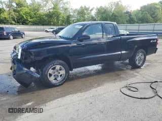 2006 Dodge Dakota SLT z VIN 1D7HW42K16S557686, wystawiony jako Copart lot #57420935 z przebiegiem 62 034 mil mil oraz Szkoda całkowita • Salvage title. Historia ofert i sprzedaży dostępna na DreamBid. Obrazek 1.