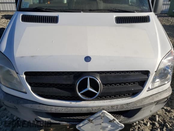 ✅ 2011 Mercedes-Benz Sprinter Cargo • VIN: WD3PE8CB1B5587496 • Lot: 75341714. Wystawiony na Copart z przebiegiem Nie podano. Bezpłatny archiwum sprzedaży aukcyjnych z USA i szczegółowy raport historii pojazdu na DreamBid. Zdjęcie 12.