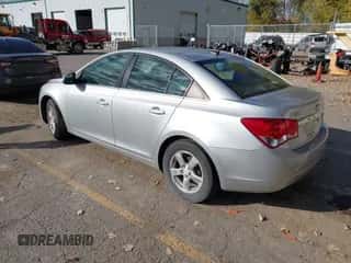 2012 Chevrolet Cruze 1LT z VIN 1G1PF5SC5C7115411, wystawiony jako IAAI lot #43583404 z przebiegiem 214 166 mil mil oraz . Historia ofert i sprzedaży dostępna na DreamBid. Obrazek 3.