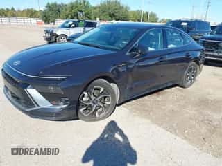 2024 Hyundai Sonata SEL z VIN KMHL64JA7RA368379, wystawiony jako IAAI lot #43572963 z przebiegiem 46 712 mil mil oraz . Historia ofert i sprzedaży dostępna na DreamBid. Obrazek 2.