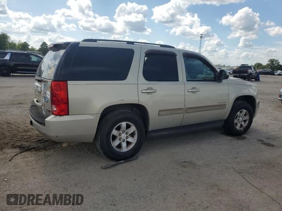 ✅ 2011 GMC Yukon SLE • VIN: 1GKS1AE07BR164126 • Lot: 62682105. Wystawiony na Copart z przebiegiem 247 865 mil. Bezpłatny archiwum sprzedaży aukcyjnych z USA i szczegółowy raport historii pojazdu na DreamBid. Zdjęcie 3.