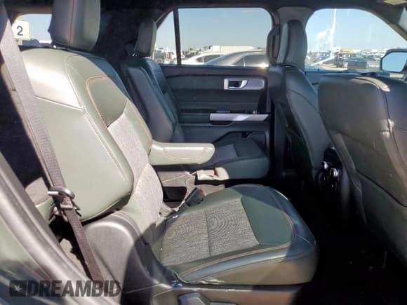 ✅ 2024 Ford Explorer Timberline • VIN: 1FMSK8JH5RGA34263 • Lot: 69872915. Wystawiony na Copart z przebiegiem 17 942 mil. Bezpłatny archiwum sprzedaży aukcyjnych z USA i szczegółowy raport historii pojazdu na DreamBid. Zdjęcie 11.