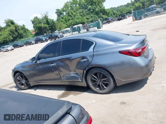 ✅ 2018 Infiniti Q50 Luxe • VIN: JN1EV7AR2JM434835 • Lot: 42842246. Wystawiony na IAAI z przebiegiem 111 025 mil. Bezpłatny archiwum sprzedaży aukcyjnych z USA i szczegółowy raport historii pojazdu na DreamBid. Zdjęcie 13.