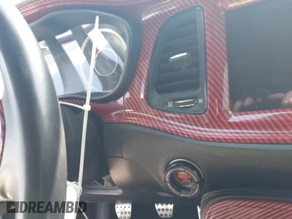 ✅ 2015 Dodge Challenger R/T • VIN: 2C3CDZATXFH747743 • Lot: 43280088. Wystawiony na IAAI z przebiegiem 128 855 mil. Bezpłatny archiwum sprzedaży aukcyjnych z USA i szczegółowy raport historii pojazdu na DreamBid. Zdjęcie 11.