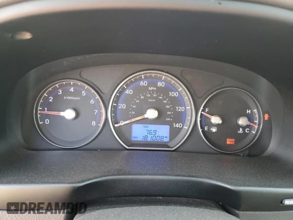 ✅ 2010 Hyundai Santa Fe GL • VIN: 5NMSG3AB9AH401702 • Lot: 48332795. Listed on Copart with 181,008 mi. Free auction sales archive from the USA and detailed vehicle history report at DreamBid. Image 9.