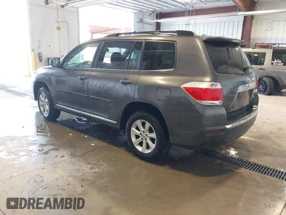 ✅ 2012 Toyota Highlander • VIN: 5TDBK3EH7CS097895 • Лот: 43695219. Опубликован ранее на IAAI с пробегом 148 916 миль. Бесплатный доступ к архиву аукционных продаж из США и подробный отчёт об истории автомобиля на DreamBid. Изображение 3.