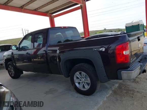 ✅ 2008 Chevrolet Silverado 1500 1LT • VIN: 2GCEK19C981281606 • Lot: 43673133. Listed on IAAI with 141,935 mi. Free auction sales archive from the USA and detailed vehicle history report at DreamBid. Image 14.