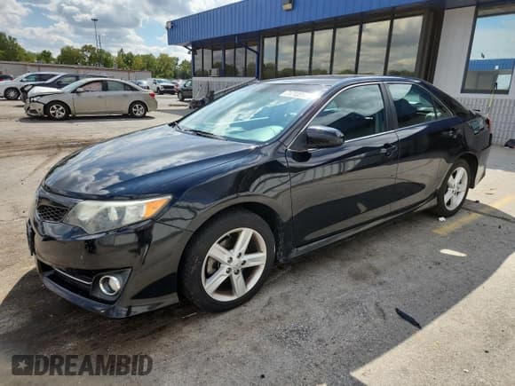 ✅ 2014 Toyota Camry SE • VIN: 4T1BF1FK1EU741355 • Лот: 71713955. Опубликован ранее на Copart с пробегом 151 547 миль. Бесплатный доступ к архиву аукционных продаж из США и подробный отчёт об истории автомобиля на DreamBid. Изображение 1.