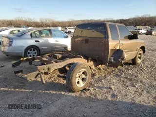 ✅ 2000 Chevrolet S-10 LS • VIN: 1GCCS1953YK261991 • Лот: 84543004. Опубликован ранее на Copart с пробегом 212 142 миль. Бесплатный доступ к архиву аукционных продаж из США и подробный отчёт об истории автомобиля на DreamBid. Изображение 3.