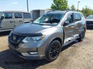 ✅ 2018 Nissan Rogue SV • VIN: 5N1AT2MV9JC735049 • Lot: 43140744. Wystawiony na IAAI z przebiegiem 46 498 mil. Bezpłatny archiwum sprzedaży aukcyjnych z USA i szczegółowy raport historii pojazdu na DreamBid. Zdjęcie 2.