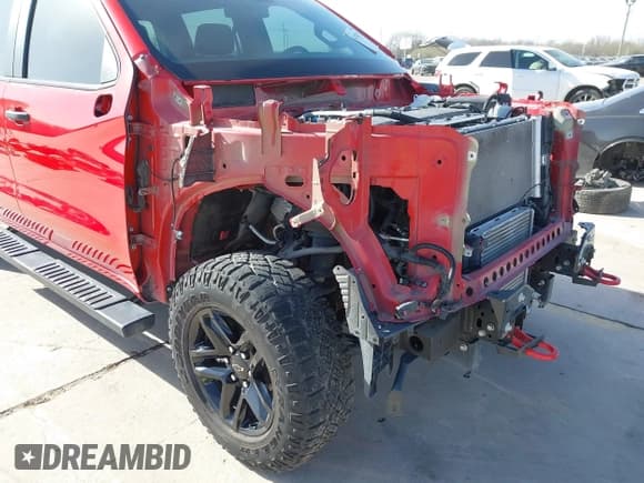 ✅ 2023 Chevrolet Silverado 1500 Custom Trail Boss • VIN: 3GCPDCEK5PG122180 • Lot: 41702357. Wystawiony na IAAI z przebiegiem 40 957 mil. Bezpłatny archiwum sprzedaży aukcyjnych z USA i szczegółowy raport historii pojazdu na DreamBid. Zdjęcie 6.