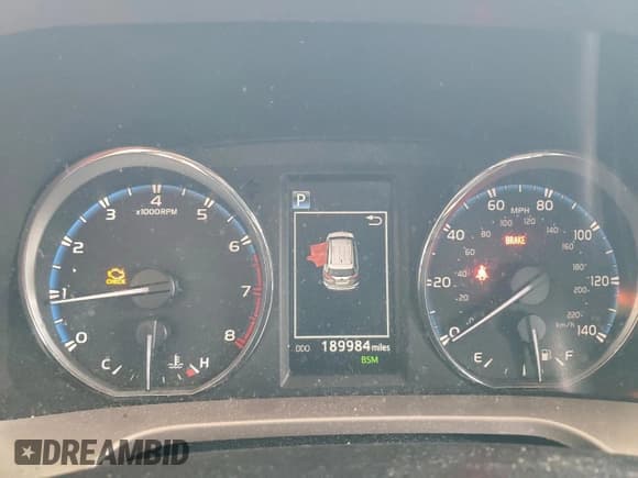 ✅ 2016 Toyota RAV4 Limited • VIN: JTMYFREV7GJ061196 • Lot: 96752785. Wystawiony na Copart z przebiegiem 189 984 mil. Bezpłatny archiwum sprzedaży aukcyjnych z USA i szczegółowy raport historii pojazdu na DreamBid. Zdjęcie 9.