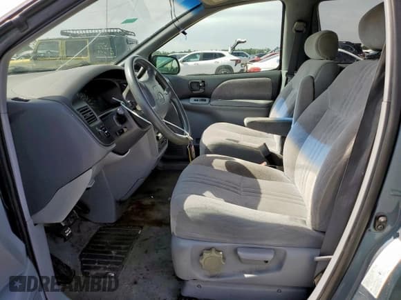 ✅ 2000 Toyota Sienna LE • VIN: 4T3ZF13C1YU199939 • Lot: 64784415. Listed on Copart with Not provided. Free auction sales archive from the USA and detailed vehicle history report at DreamBid. Image 7.