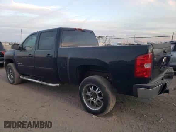 ✅ 2007 Chevrolet Silverado 2500HD 1LT • VIN: 1GCHC23K37F557396 • Lot: 82923304. Wystawiony na Copart z przebiegiem 216 709 mil. Bezpłatny archiwum sprzedaży aukcyjnych z USA i szczegółowy raport historii pojazdu na DreamBid. Zdjęcie 2.