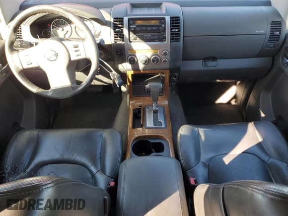 ✅ 2006 Nissan Pathfinder S • VIN: 5N1AR18U96C636507 • Lot: 87454115. Wystawiony na Copart z przebiegiem 187 259 mil. Bezpłatny archiwum sprzedaży aukcyjnych z USA i szczegółowy raport historii pojazdu na DreamBid. Zdjęcie 8.