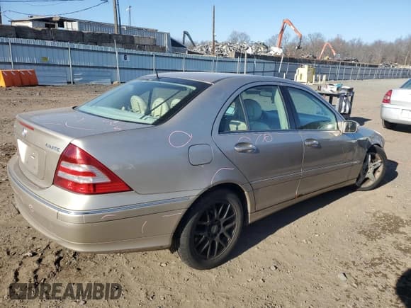 ✅ 2005 Mercedes-Benz C 240 • VIN: WDBRF81J05F680044 • Lot: 88118585. Listed on Copart with Not provided. Free auction sales archive from the USA and detailed vehicle history report at DreamBid. Image 3.