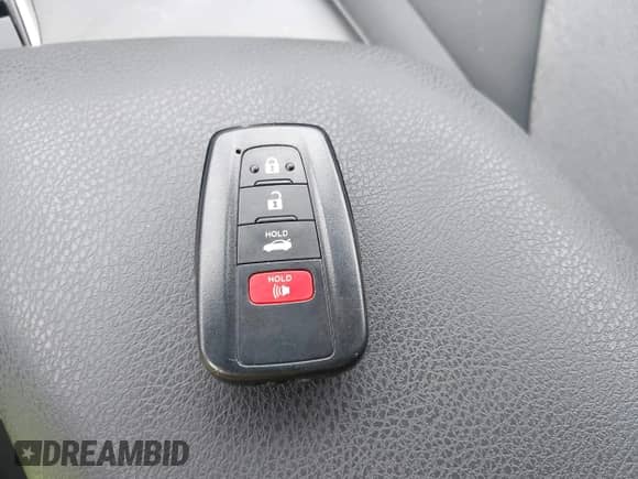 2022 Toyota Camry Hybrid LE с VIN 4T1C31AK3NU570645, выставлен на аукционе IAAI как лот 42659916 с пробегом 19 420 миль миль и . История ставок и продаж доступна на DreamBid. Изображение 11.