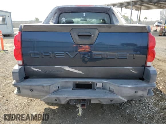✅ 2005 Chevrolet Avalanche LS • VIN: 3GNEC12ZX5G293267 • Lot: 62488614. Listed on Copart with 209,474 mi. Free auction sales archive from the USA and detailed vehicle history report at DreamBid. Image 6.