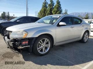 ✅ 2011 Dodge Avenger Heat • VIN: 1B3BD1FG6BN510450 • Лот: 46120385. Опубликован ранее на Copart с пробегом 151 042 миль. Бесплатный доступ к архиву аукционных продаж из США и подробный отчёт об истории автомобиля на DreamBid. Изображение 1.