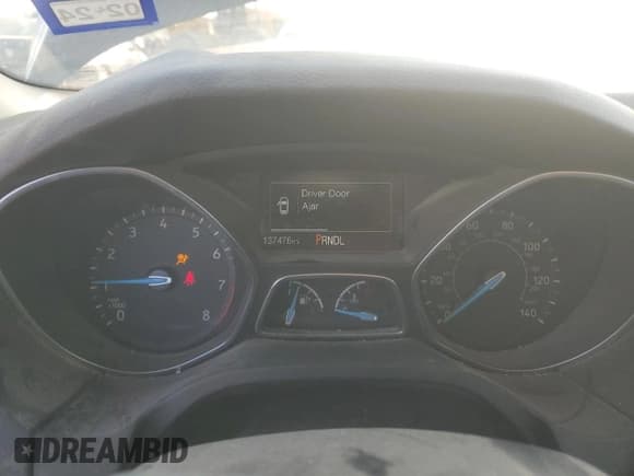 ✅ 2018 Ford Focus SE • VIN: 1FADP3F23JL246361 • Lot: 89896255. Wystawiony na Copart z przebiegiem 137 476 mil. Bezpłatny archiwum sprzedaży aukcyjnych z USA i szczegółowy raport historii pojazdu na DreamBid. Zdjęcie 9.