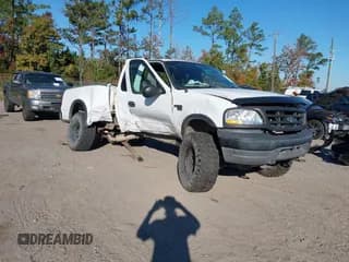 ✅ 2003 Ford F-150 XL • VIN: 1FTRX18W33NA80256 • Lot: 43718586. Wystawiony na IAAI z przebiegiem 138 955 mil. Bezpłatny archiwum sprzedaży aukcyjnych z USA i szczegółowy raport historii pojazdu na DreamBid. Zdjęcie 1.