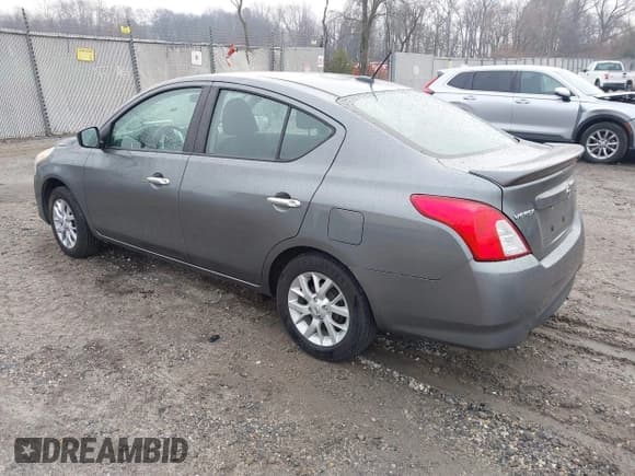 ✅ 2018 Nissan Versa SV • VIN: 3N1CN7AP3JL843944 • Lot: 43873071. Listed on IAAI with 89,045 mi. Free auction sales archive from the USA and detailed vehicle history report at DreamBid. Image 3.