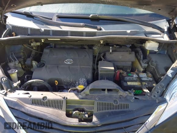 ✅ 2012 Toyota Sienna XLE • VIN: 5TDDK3DC2CS041006 • Lot: 43091188. Listed on IAAI with 178,385 mi. Free auction sales archive from the USA and detailed vehicle history report at DreamBid. Image 10.