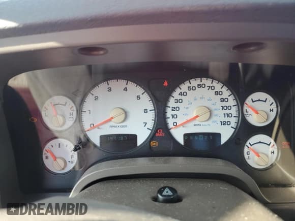 ✅ 2004 Dodge 1500 SLT • VIN: 1D7HA18D04S618870 • Лот: 69787464. Опубликован ранее на Copart с пробегом 199 187 миль. Бесплатный доступ к архиву аукционных продаж из США и подробный отчёт об истории автомобиля на DreamBid. Изображение 9.