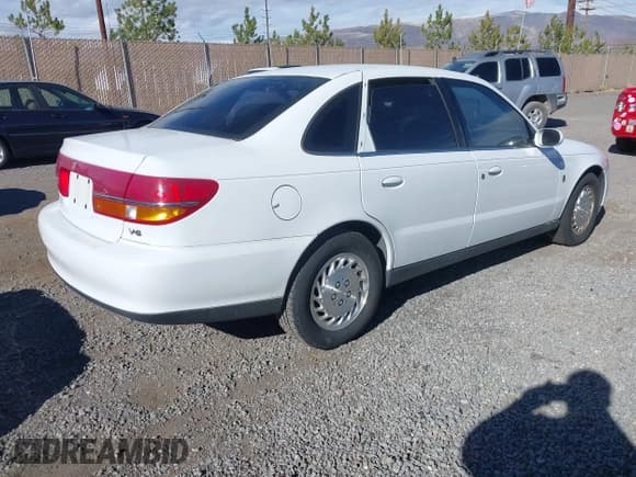 ✅ 2000 Saturn LS • VIN: 1G8JW52R8YY624261 • Lot: 43611950. Listed on IAAI with Not provided. Free auction sales archive from the USA and detailed vehicle history report at DreamBid. Image 4.
