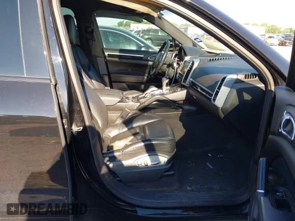 ✅ 2012 Porsche Cayenne • VIN: WP1AA2A20CLA06038 • Лот: 42199260. Опубликован ранее на IAAI с пробегом 161 681 миль. Бесплатный доступ к архиву аукционных продаж из США и подробный отчёт об истории автомобиля на DreamBid. Изображение 5.