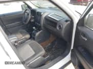 ✅ 2015 Jeep Patriot Sport • VIN: 1C4NJPBA5FD285443 • Lot: 43373802. Wystawiony na IAAI z przebiegiem 124 000 mil. Bezpłatny archiwum sprzedaży aukcyjnych z USA i szczegółowy raport historii pojazdu na DreamBid. Zdjęcie 5.