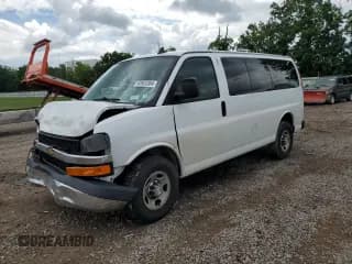 ✅ 2017 Chevrolet Express Passenger LT • VIN: 1GAZGMFG3H1258512 • Лот: 62822304. Опубликован ранее на Copart с пробегом 56 009 миль. Бесплатный доступ к архиву аукционных продаж из США и подробный отчёт об истории автомобиля на DreamBid. Изображение 1.